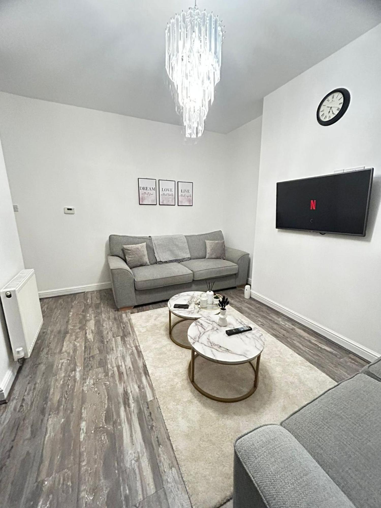 Lovely 5Br Home In Manchester. Close To The City Extérieur photo