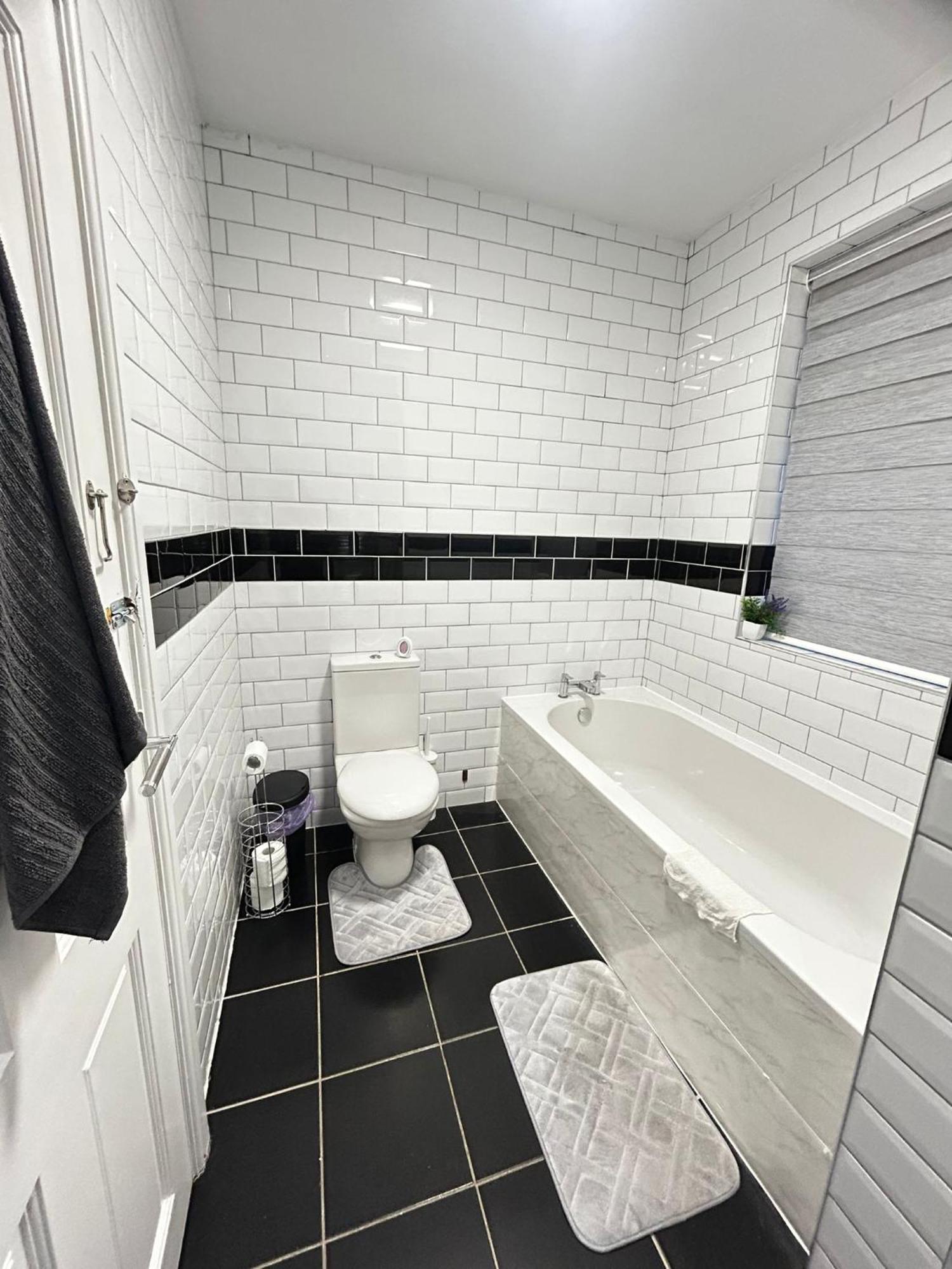 Lovely 5Br Home In Manchester. Close To The City Extérieur photo