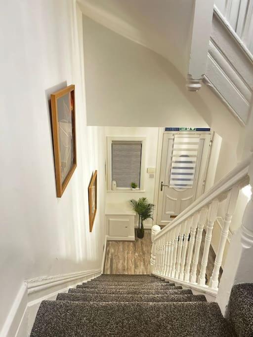 Lovely 5Br Home In Manchester. Close To The City Extérieur photo