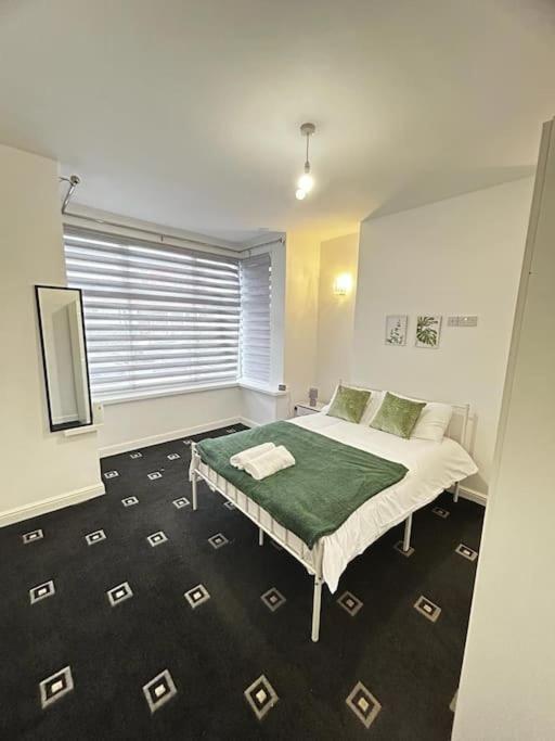 Lovely 5Br Home In Manchester. Close To The City Extérieur photo