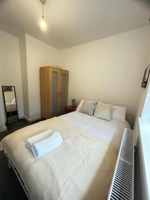 Lovely 5Br Home In Manchester. Close To The City Extérieur photo