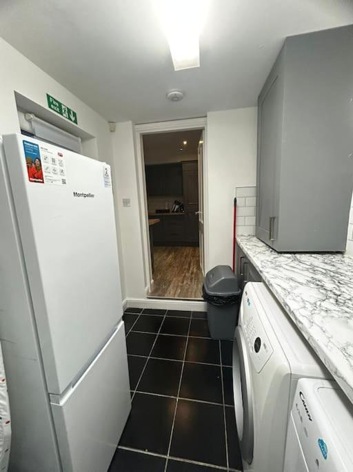 Lovely 5Br Home In Manchester. Close To The City Extérieur photo