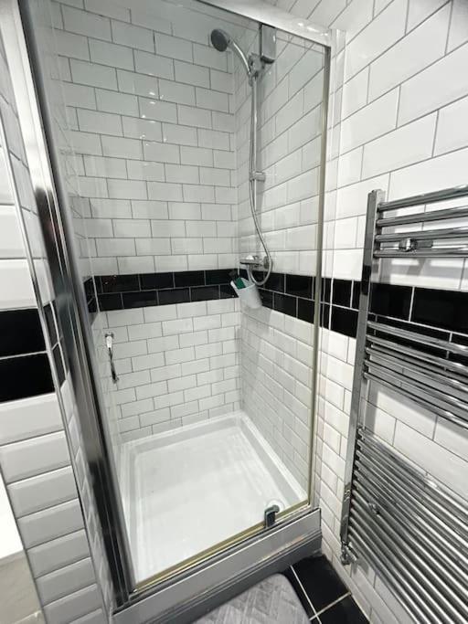 Lovely 5Br Home In Manchester. Close To The City Extérieur photo